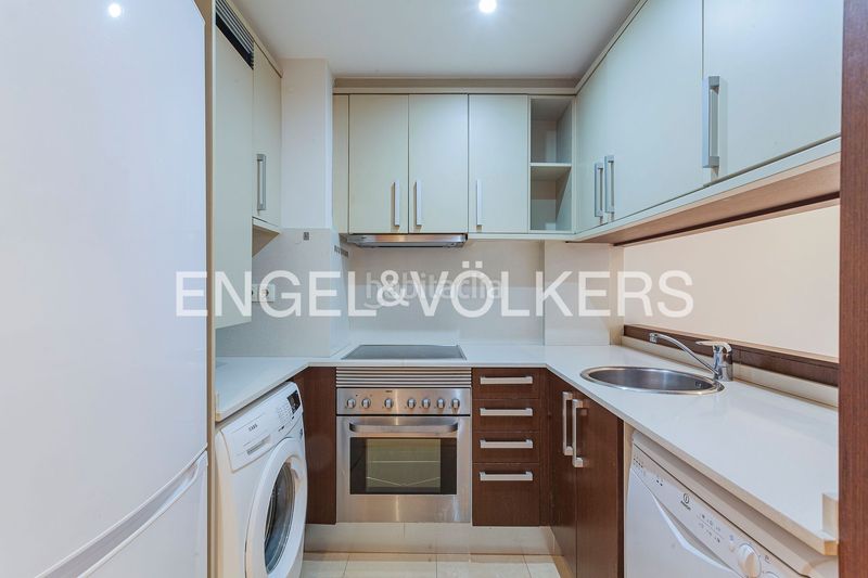 Foto b79c67ce-d80d-4c95-a958-9bcb5a95f092. Pis amb calefacció aparcament a La Nova Esquerra de l´Eixample Barcelona