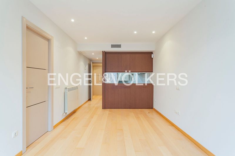 Foto d3b80638-f611-42f5-a560-8f32edc901a4. Pis amb calefacció aparcament a La Nova Esquerra de l´Eixample Barcelona