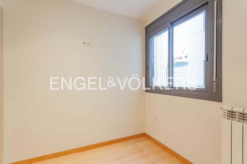 Foto e4dd716d-01c8-4267-88e8-545504f9d66b. Pis amb calefacció aparcament a La Nova Esquerra de l´Eixample Barcelona