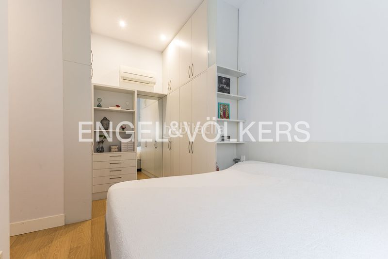 Foto f5f365b0-e76e-45c4-8a64-5b3a3d3e6f89. Planta baixa amb calefacció a Sants Barcelona