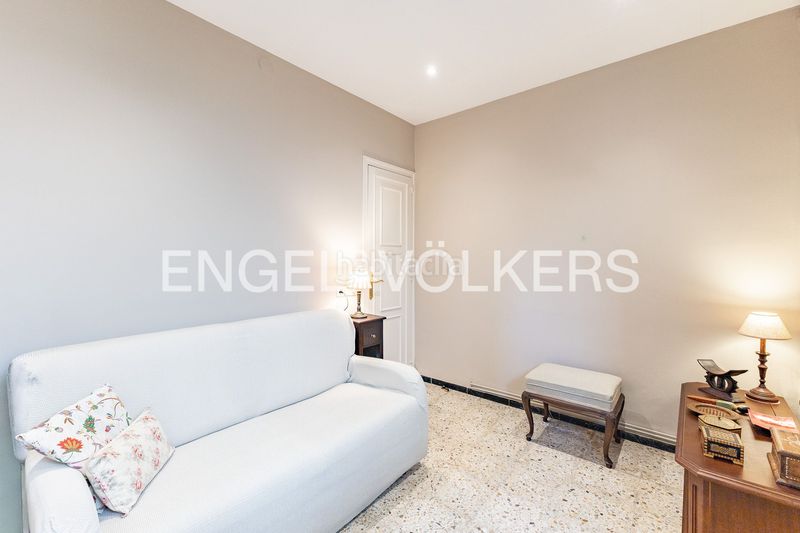 Foto 2ad3d89e-e3ea-41c3-a5fc-32ee2e32eefd. Casa amb calefacció a Centre Mataró