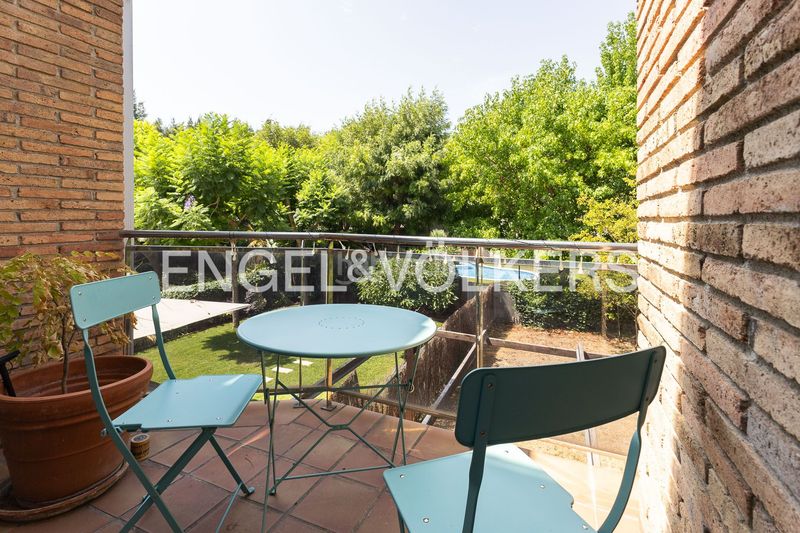 Foto c73ebadd-1cd8-4835-99e4-92a092e70981. Casa adossada amb calefacció aparcament piscina a Cabrils