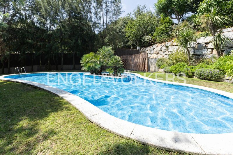 Foto dc97a08a-57e1-4ba5-b29a-6a13d372cbb3. Casa adossada amb calefacció aparcament piscina a Cabrils
