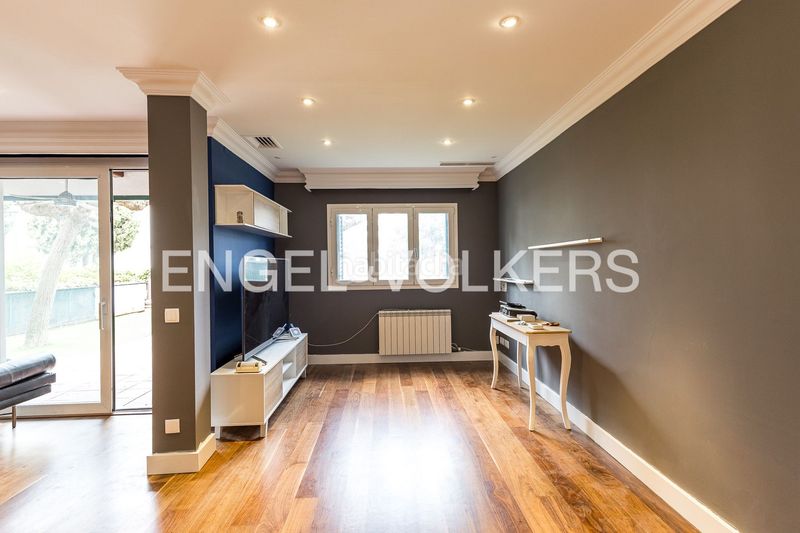 Foto b7695d78-4cee-4c8c-b063-853c014587fd. Casa amb calefacció aparcament a Nou Eixample Nord Tarragona