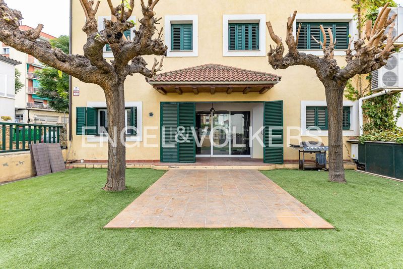 Foto f8a0ea27-d12e-4635-bc47-3851a48d6fc0. Casa amb calefacció aparcament a Nou Eixample Nord Tarragona