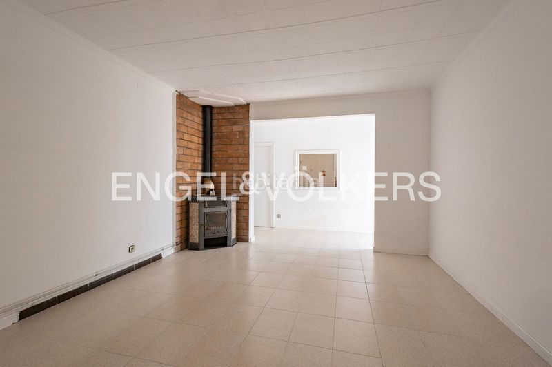 Foto 436485b0-0a70-4666-9121-740c09a3b1f7. Haus mit heizung in Santa Coloma de Cervelló