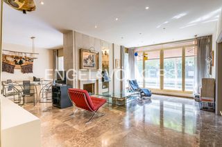 Pis a Pedralbes. Exclusivo piso con terraza, piscina y garaje doble en doctor fer