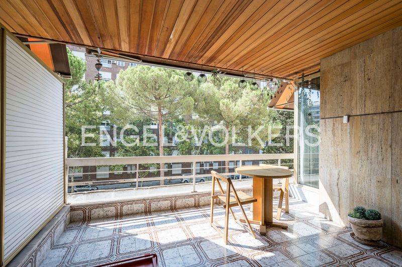 Foto 8d8d0391-e408-4c2b-9fc0-306ae8257eb9. Pis amb calefacció aparcament piscina a Pedralbes Barcelona