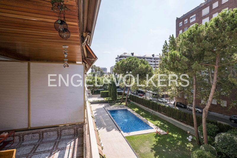 Foto d025ad45-260f-4fcd-9f8a-7a46549397e7. Pis amb calefacció aparcament piscina a Pedralbes Barcelona