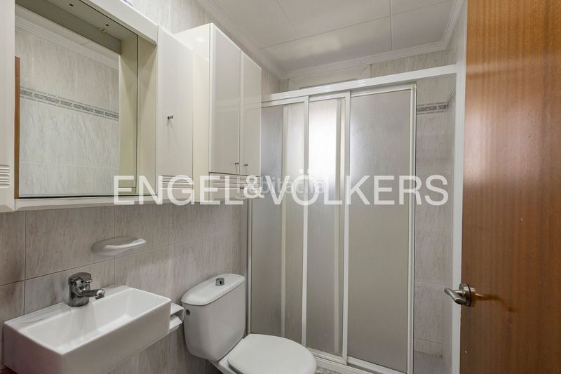Foto 08c310d8-b896-4284-bfbb-0ea6ca08d223. Casa amb calefacció aparcament piscina a Montmar Castelldefels