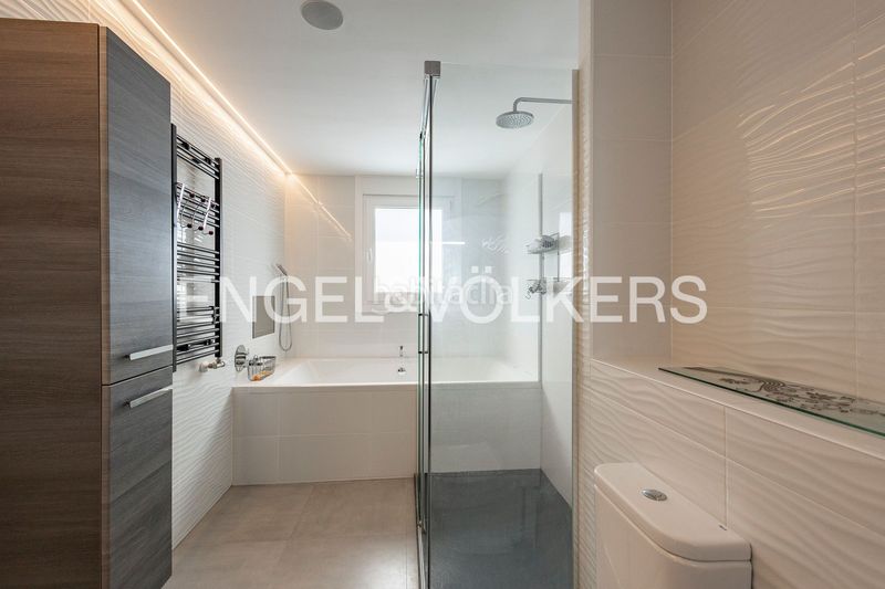 Foto c7d1cfd2-c88c-4757-97d9-1da03a270a9d. Casa amb calefacció aparcament piscina a Montmar Castelldefels