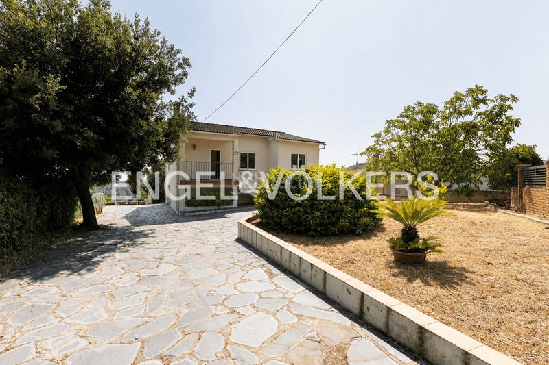 Foto f5f55b06-5cbe-4beb-8b5e-9b7ae617604c. Casa amb calefacció a Cànoves i Samalús