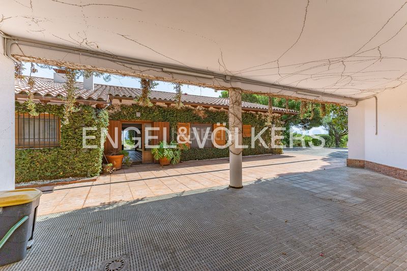 Foto 59dba960-20f5-41ea-bf2e-528898f319f1. Casa amb calefacció aparcament piscina a Cabrera de Mar