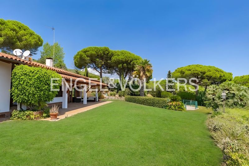 Foto 64b61d04-2f6b-4233-9472-d9b8732971a2. Casa amb calefacció aparcament piscina a Cabrera de Mar
