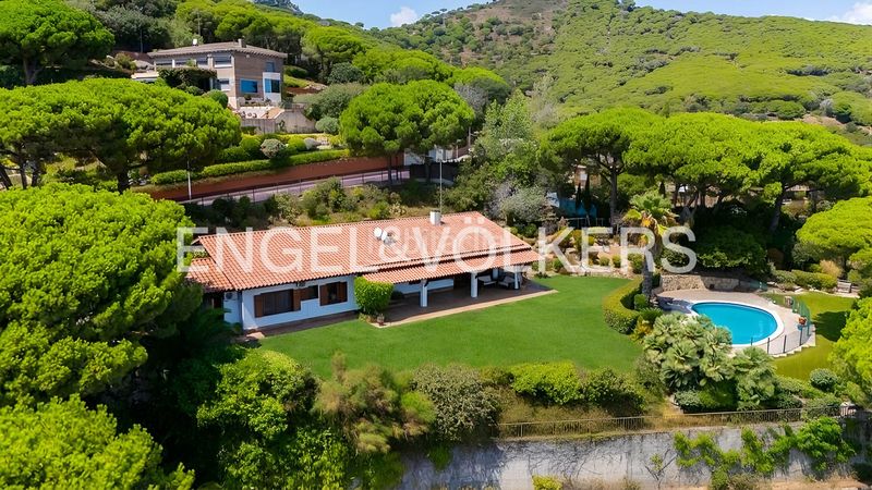 Foto 9cb1e21d-e98e-4a3e-a98f-7aa0f5bfe41b. Casa amb calefacció aparcament piscina a Cabrera de Mar