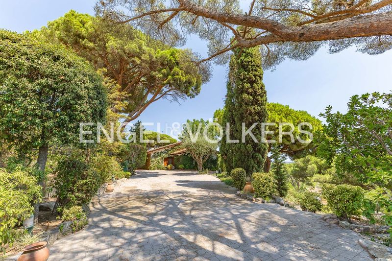 Foto ba337364-c4c7-4e28-9b5a-8135dab4bf30. Casa amb calefacció aparcament piscina a Cabrera de Mar