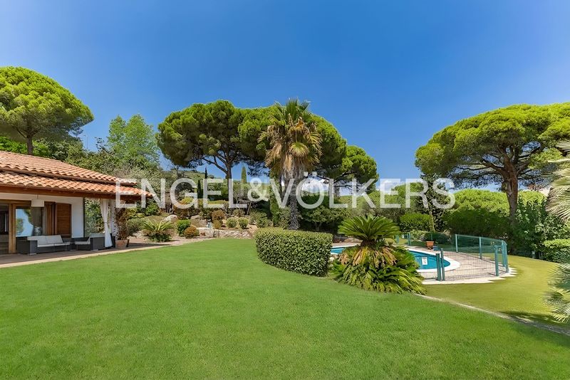 Foto df6a73a7-59a5-40a3-93ee-e736824c889c. Casa amb calefacció aparcament piscina a Cabrera de Mar