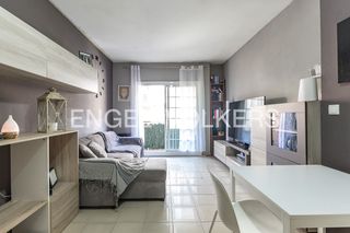 Flat in Sant Josep. Oportunidad en lhospitalet  piso luminoso de 3 dormitorios con b