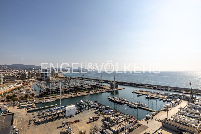 Foto c12b4731-ed54-49a4-902b-455002813d45. Àtic amb calefacció aparcament piscina a Port Badalona