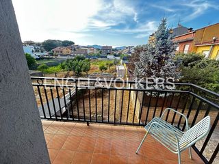 Location Mas à Vilalba Sasserra. Practica casa familiar de 251 m con huerto, terraza, vistas a la