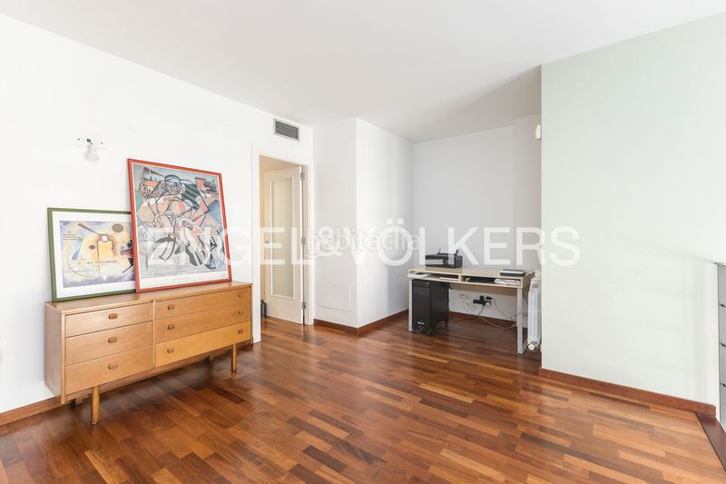 Foto e1b7a092-c9ec-4c43-9ad4-95e496e0cdcd. Planta baixa amb calefacció a Can Baró Barcelona