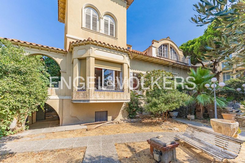 Foto ed5a45ba-feb8-4caa-9fc9-27f043d4eda6. Casa amb calefacció a Centre Pineda de Mar