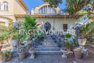 Maison à Centre. Exclusiva residencia señorial en primera línea de mar, pineda de