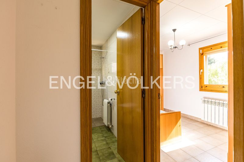 Foto 5e0e1464-8f23-46eb-889c-36ece52e3015. Casa amb calefacció a Cercs