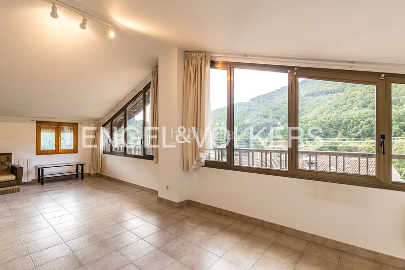 Foto a5887811-cb08-4619-9806-fb2de922a4b7. Casa amb calefacció a Cercs