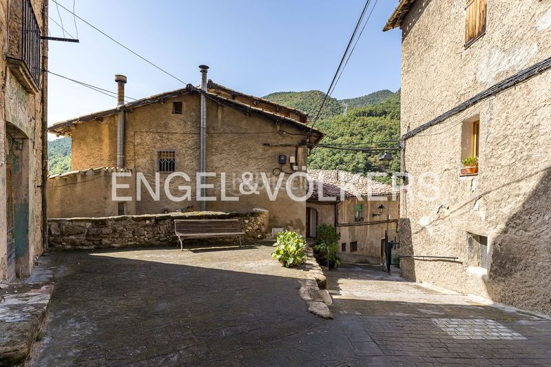 Foto b3677cf3-8b90-4b61-9da6-06fd23244f09. Casa amb calefacció a Cercs