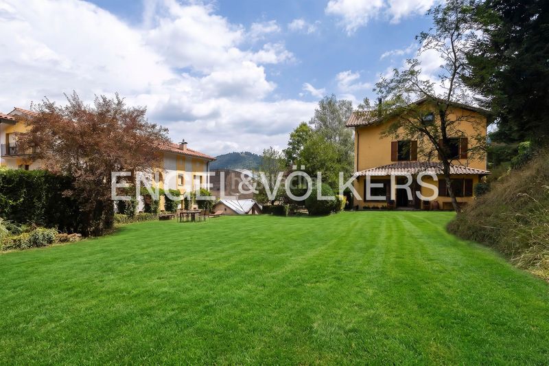 Foto e11b7233-c020-46ce-a482-b88a75927815. Àtic amb calefacció a Camprodon
