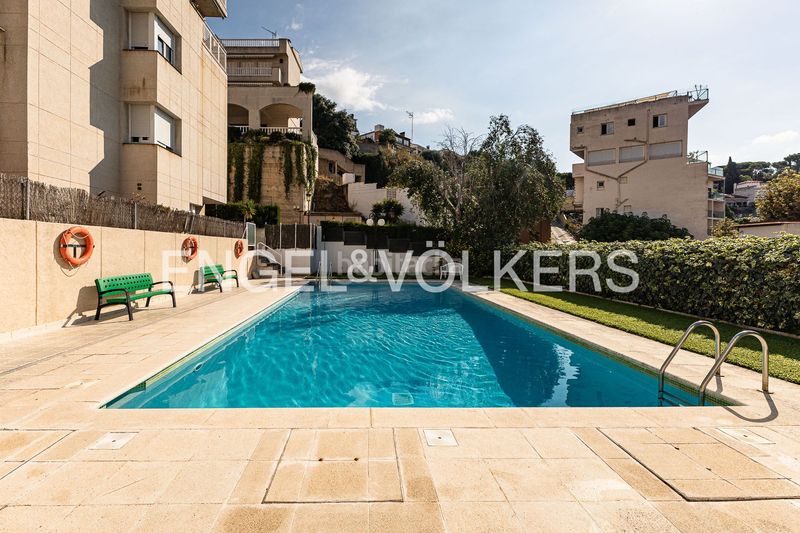 Foto 1a345a6e-7d05-4f13-8d56-e96c3fc6fcf9. Pis amb calefacció aparcament piscina a Caldes d´Estrac