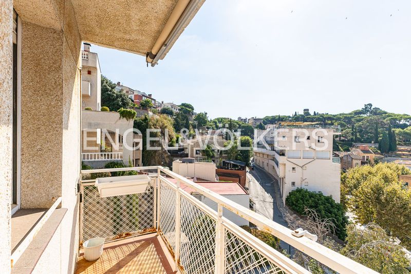Foto d6a31703-bb27-48d4-bba4-220f86df8ff1. Pis amb calefacció aparcament piscina a Caldes d´Estrac