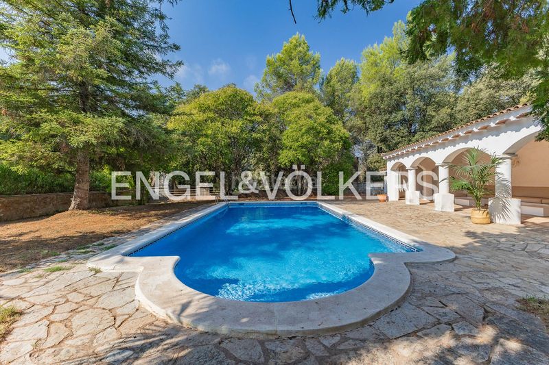 Foto 5f8fd273-b417-438b-aef6-4882b98de55a. Xalet amb calefacció aparcament piscina a Sant Fruitós de Bages