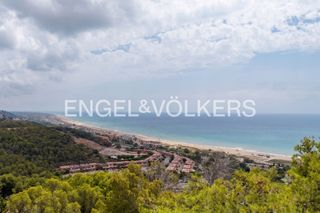 Wohngrundstück in Les Botigues de Sitges. Solar con grandes vistas al mar y proyecto de casa unifamiliar d