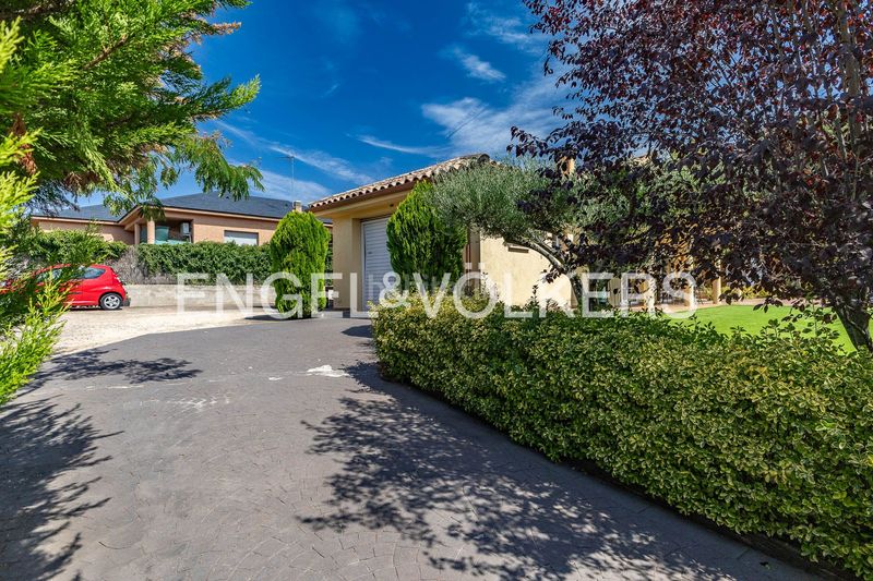 Foto ba3abf7a-87a1-47c1-8a23-cb8e6f160963. Casa amb calefacció aparcament piscina a Seva