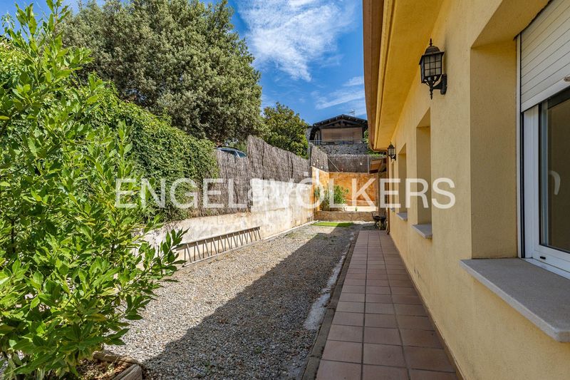 Foto ca108e41-9d8c-4b08-a764-c906def32e28. Casa amb calefacció aparcament piscina a Seva