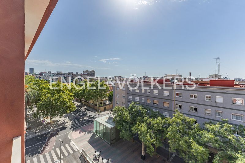 Foto 9c1aa43b-6b15-4337-9b3c-588e8ca6c6c3. Pis amb calefacció a El Gall Esplugues de Llobregat