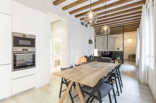 Rent Loft in Raval. Acogedor loft temporal junto al metro liceu