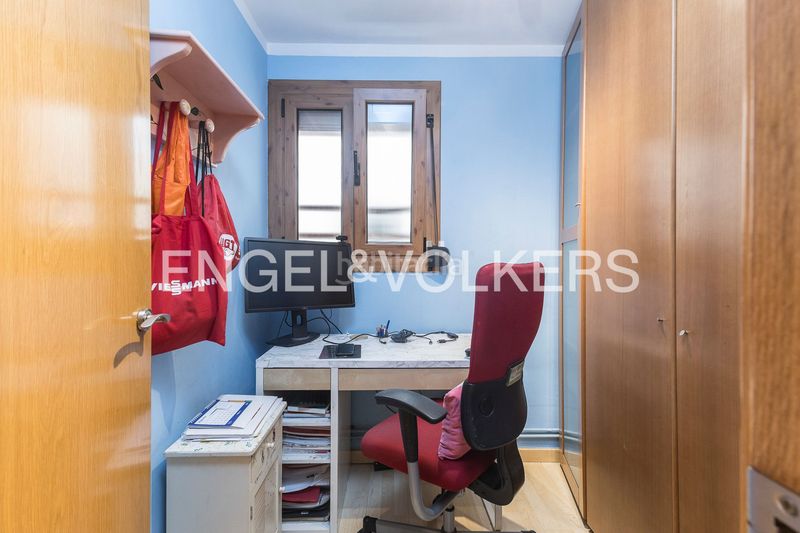 Foto 17807fb1-42e2-471b-8686-00663f63d15f. Pis amb calefacció aparcament a Putget - Farró Barcelona