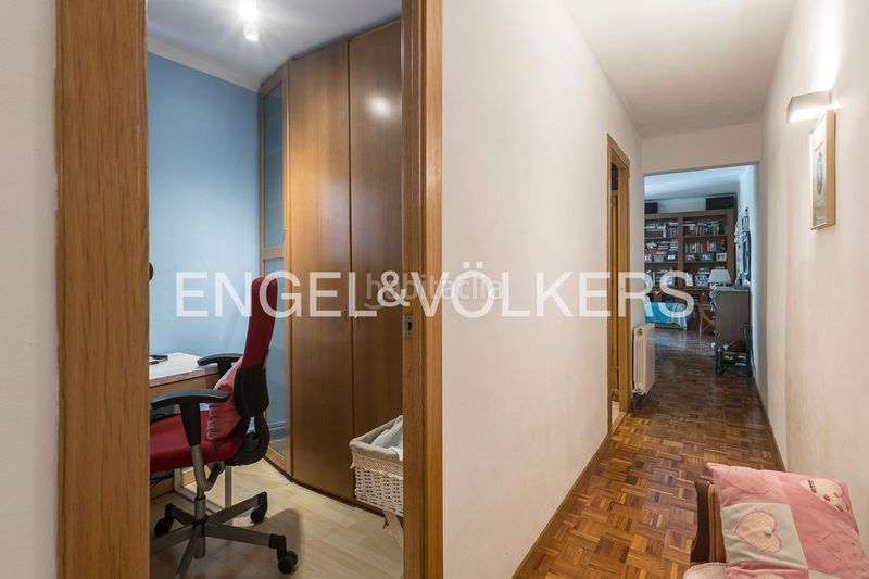 Foto 45aa6d8d-9389-4f43-a2ac-5fc15145b063. Pis amb calefacció aparcament a Putget - Farró Barcelona