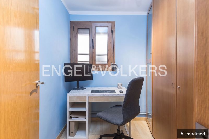 Foto a1ca4662-eb01-45fa-a0d4-823c47382be7. Pis amb calefacció aparcament a Putget - Farró Barcelona