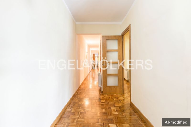 Foto f112bfad-16b0-4f60-aa01-f9393d515e5d. Pis amb calefacció aparcament a Putget - Farró Barcelona