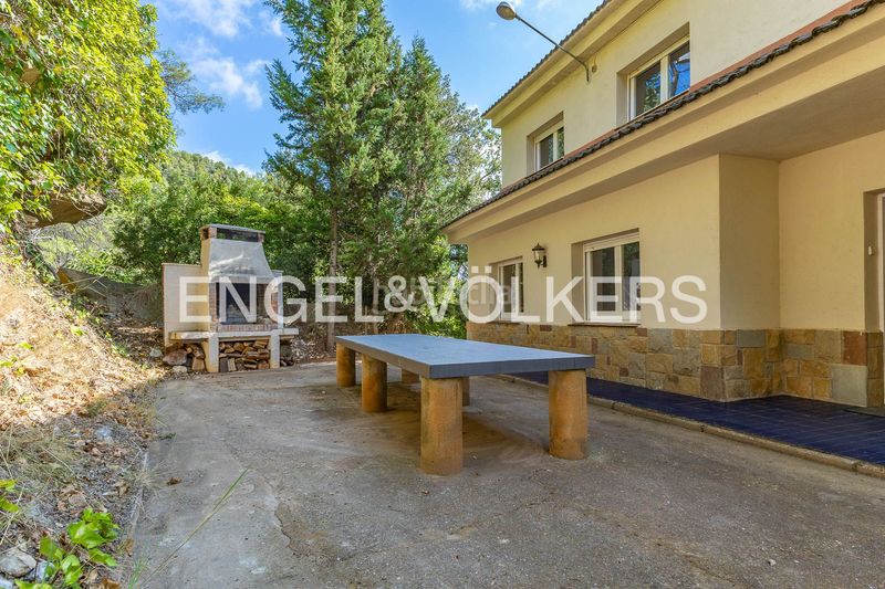 Foto 1a1ee607-6e76-4e35-b3a4-6e16f0cb0fe1. Casa amb calefacció a Marganell