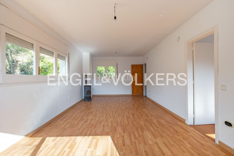 Foto ed64a92f-c5c6-4bb0-8e11-4d32ec21a6fe. Casa amb calefacció a Marganell