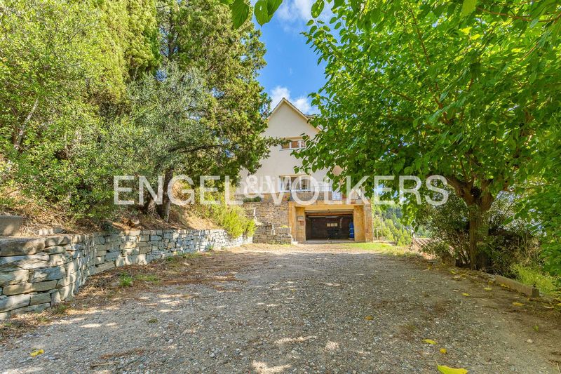 Foto fb3c8f7a-5418-44d0-94fd-3d6f1a26ff35. Casa amb calefacció a Marganell