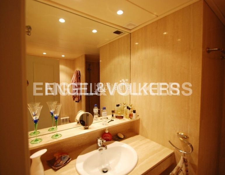 Foto 05592bab-0285-4105-8f4f-ad2a2d201692. Alquiler ático  duplex en parc de mar con acabados selectos en Sitges