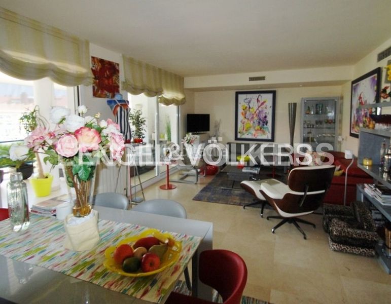 Foto 12ecf4a4-6bbd-4434-ba18-87f25113059d. Alquiler ático  duplex en parc de mar con acabados selectos en Sitges