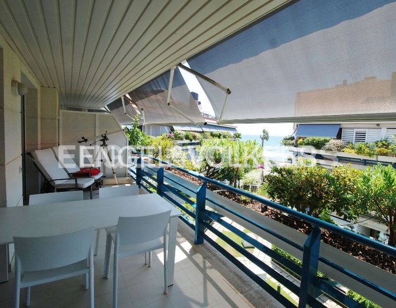 Foto 6e3e1545-dfff-493a-a17f-ec086af8a89b. Alquiler ático  duplex en parc de mar con acabados selectos en Sitges