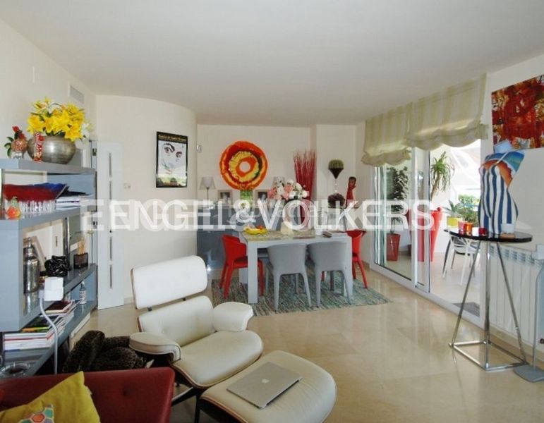Foto 80997e35-92c1-44e0-8dd4-2d40762297b9. Alquiler ático  duplex en parc de mar con acabados selectos en Sitges